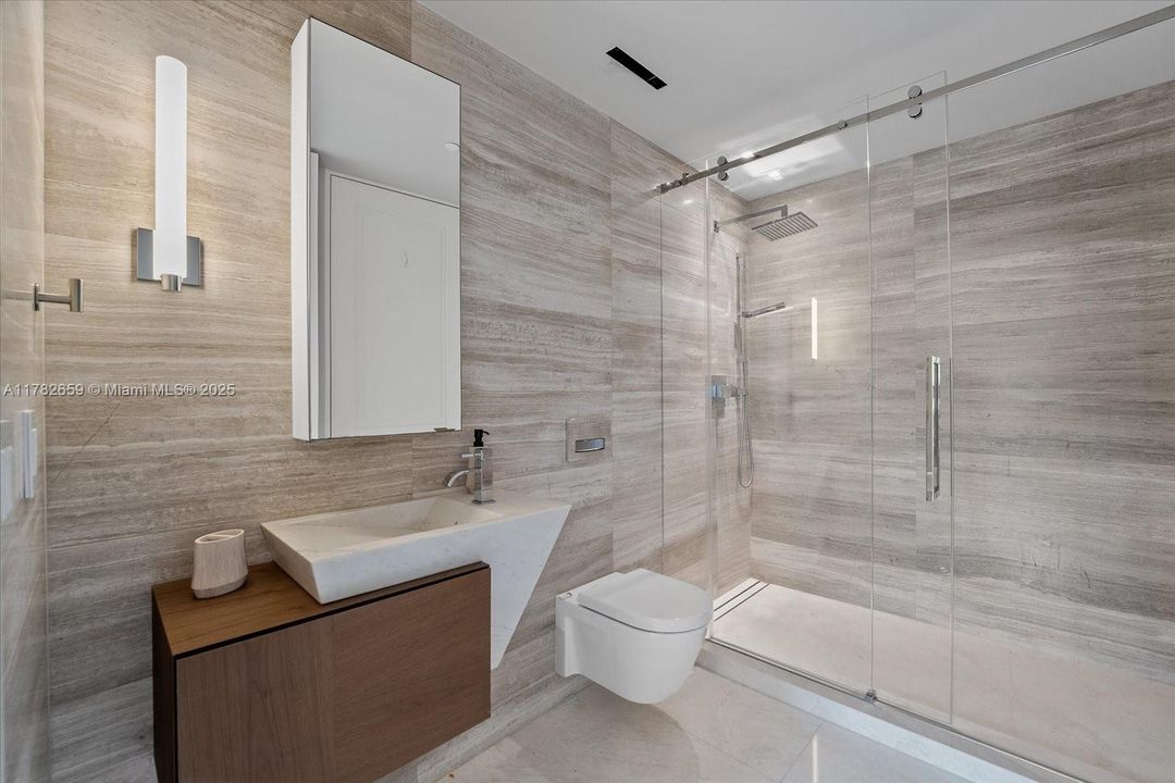 For Sale: $11,500,000 (4 beds, 3 baths, 3580 Square Feet)