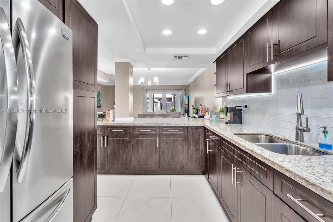 Недавно продано: $399,997 (2 спален, 1 ванн, 1278 Квадратных фут)