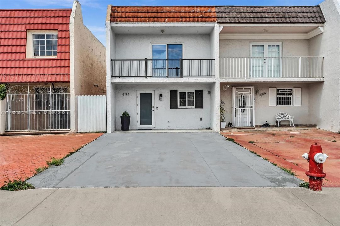 Недавно продано: $399,997 (2 спален, 1 ванн, 1278 Квадратных фут)