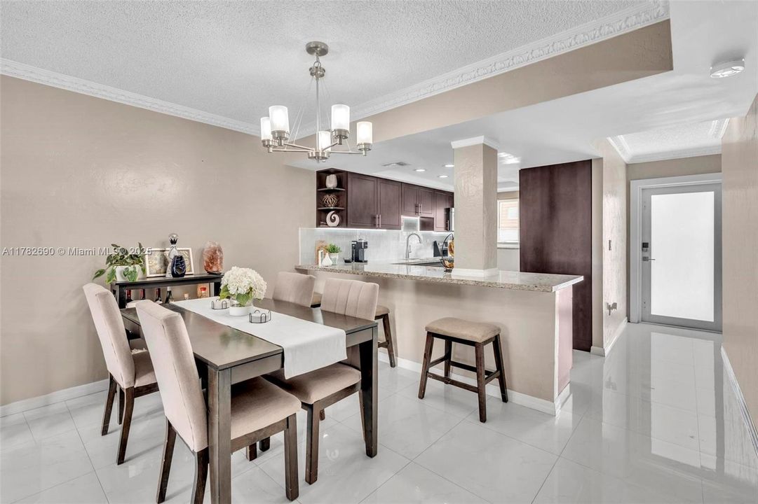 Недавно продано: $399,997 (2 спален, 1 ванн, 1278 Квадратных фут)