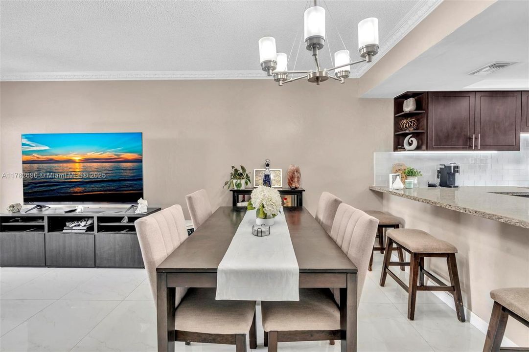 Недавно продано: $399,997 (2 спален, 1 ванн, 1278 Квадратных фут)