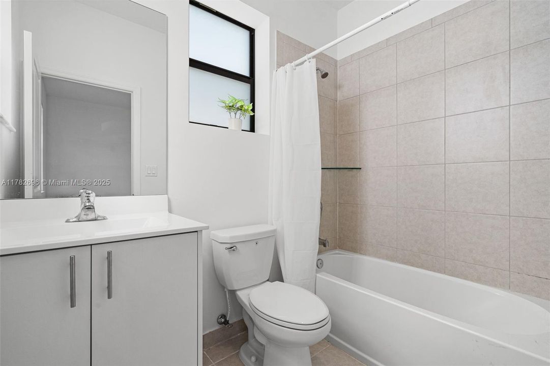 待售: $470,000 (3 贝兹, 3 浴室, 1328 平方英尺)