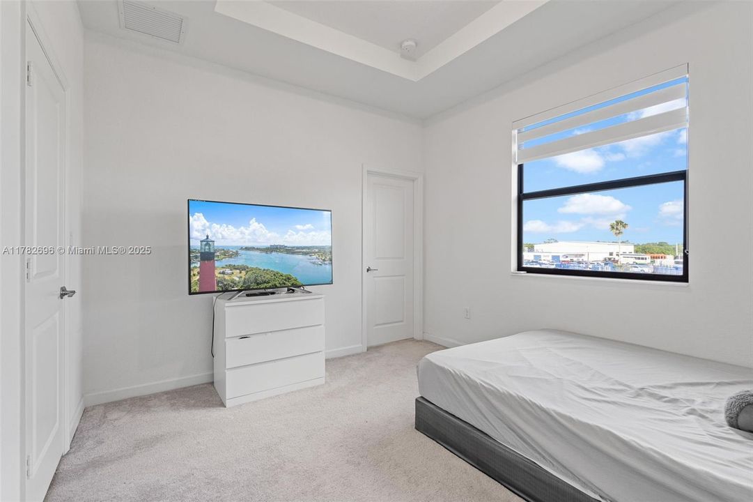 待售: $470,000 (3 贝兹, 3 浴室, 1328 平方英尺)