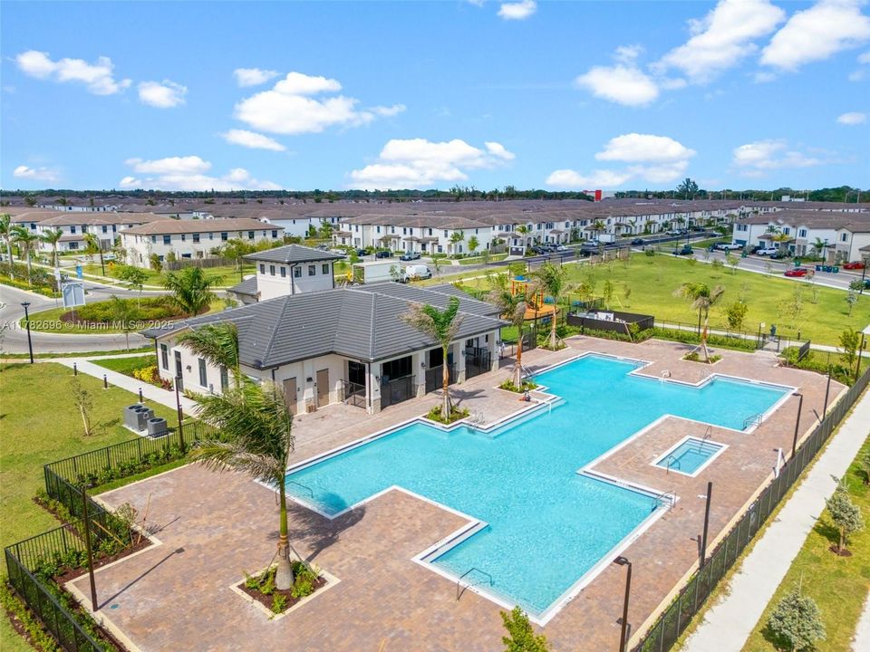 待售: $470,000 (3 贝兹, 3 浴室, 1328 平方英尺)