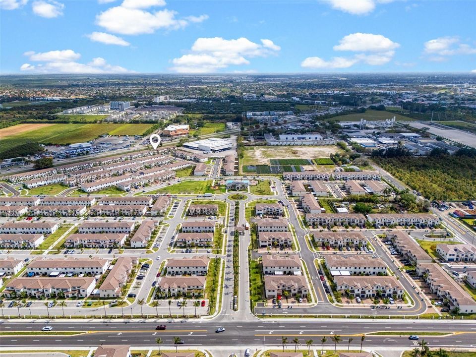 待售: $470,000 (3 贝兹, 3 浴室, 1328 平方英尺)