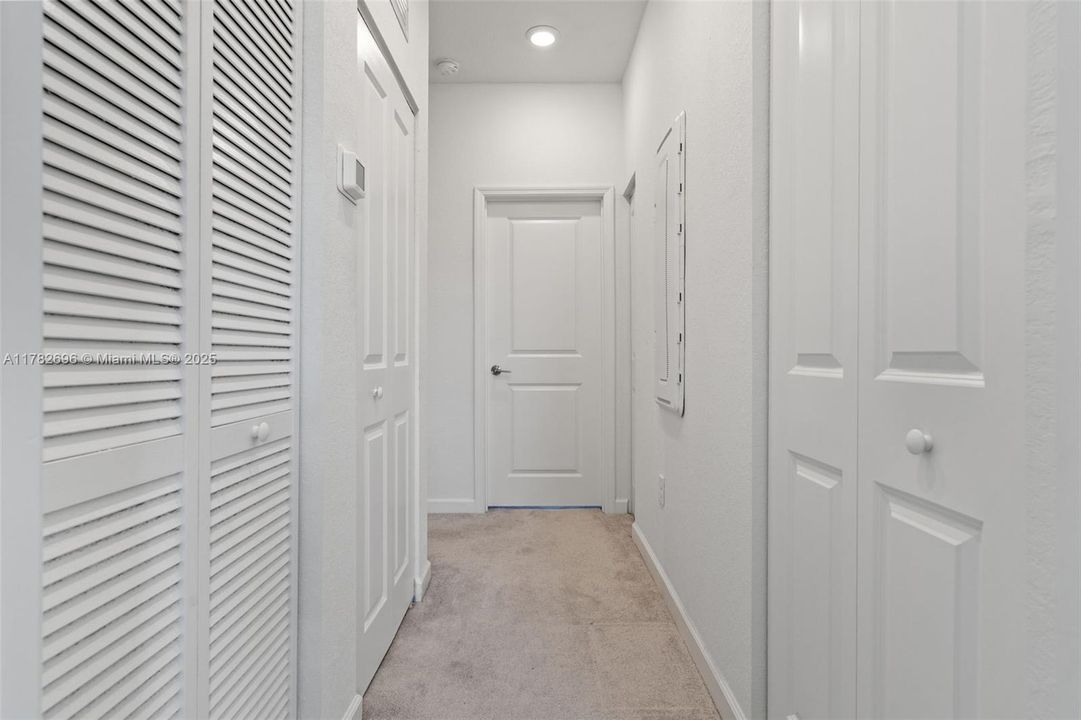 待售: $470,000 (3 贝兹, 3 浴室, 1328 平方英尺)