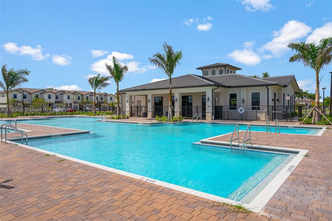 待售: $470,000 (3 贝兹, 3 浴室, 1328 平方英尺)