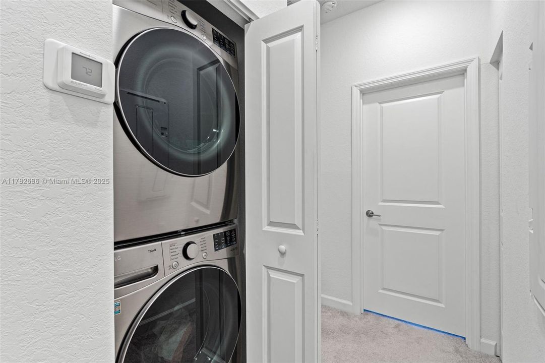 待售: $470,000 (3 贝兹, 3 浴室, 1328 平方英尺)