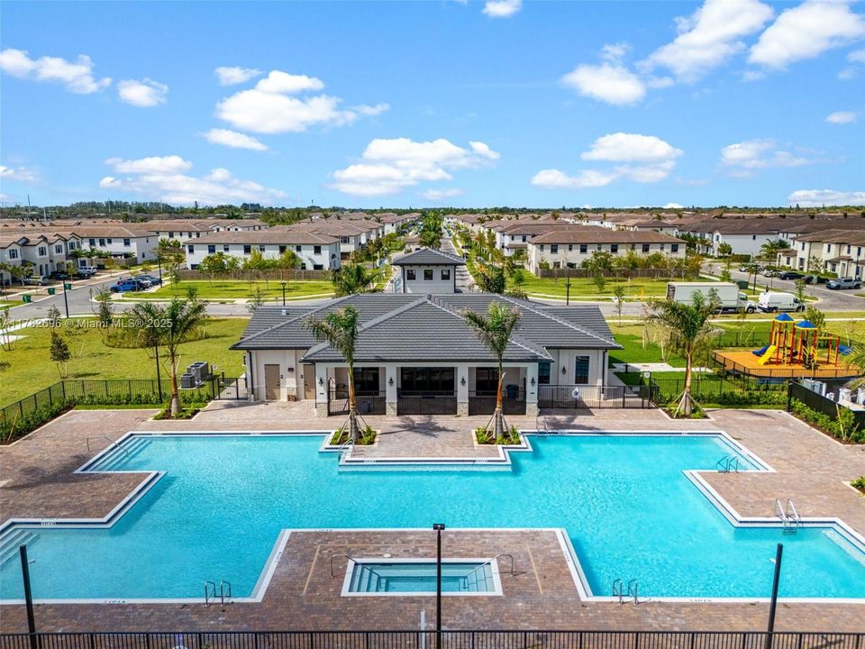 待售: $470,000 (3 贝兹, 3 浴室, 1328 平方英尺)