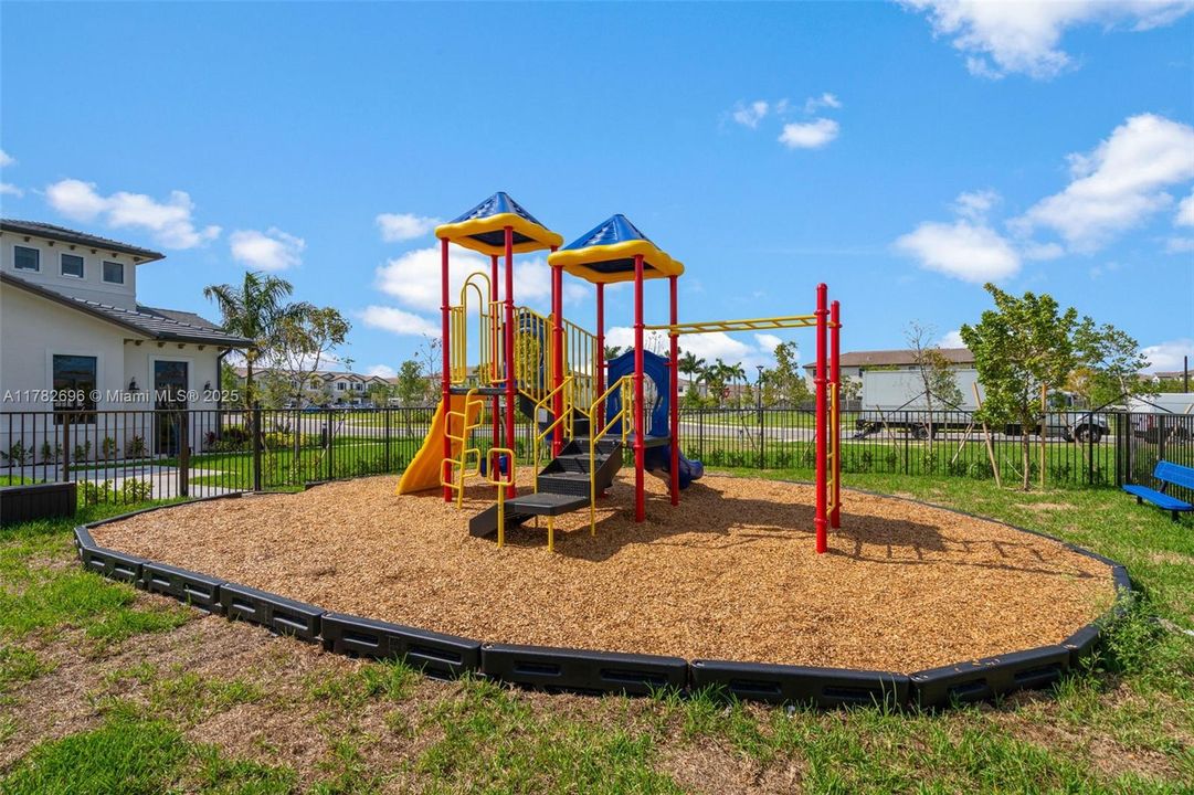 待售: $470,000 (3 贝兹, 3 浴室, 1328 平方英尺)