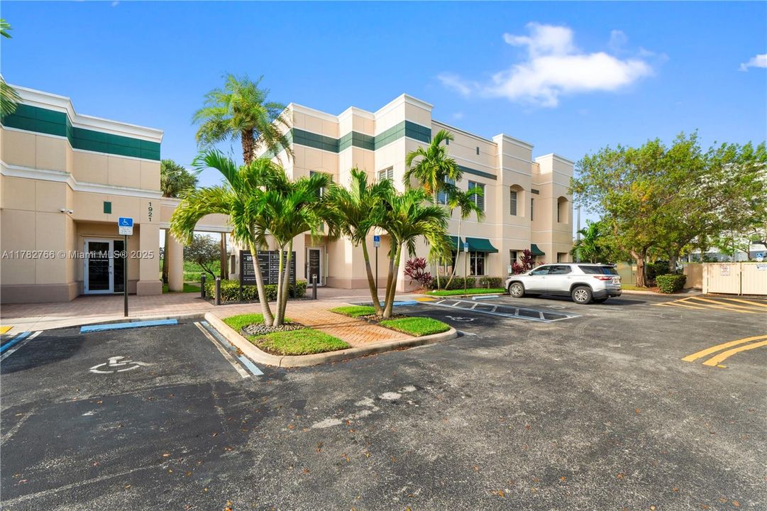 Недавно арендовано: $3,200 (0 спален, 0 ванн, 0 Квадратных фут)