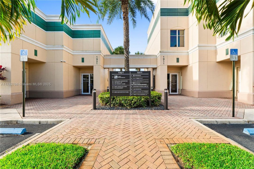 Недавно арендовано: $3,200 (0 спален, 0 ванн, 0 Квадратных фут)