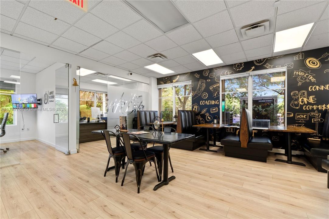 Недавно арендовано: $3,200 (0 спален, 0 ванн, 0 Квадратных фут)