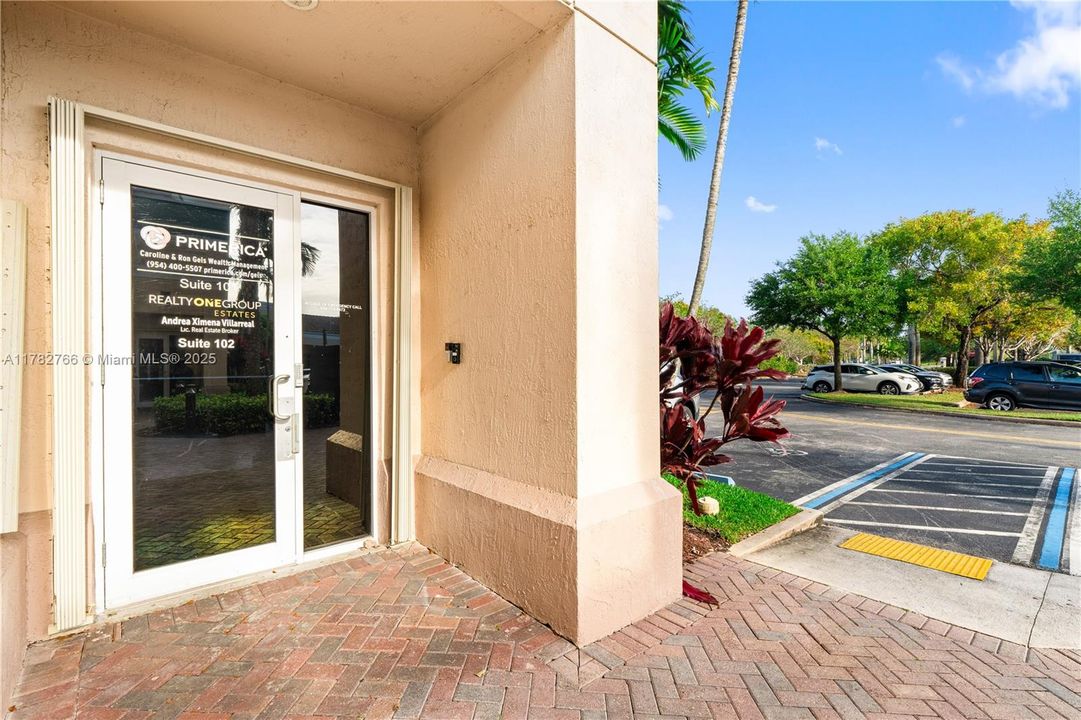 Недавно арендовано: $3,200 (0 спален, 0 ванн, 0 Квадратных фут)