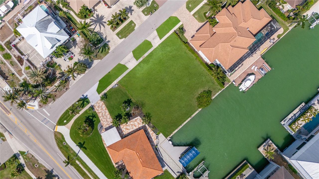 For Sale: $1,800,000 (0.27 acres)