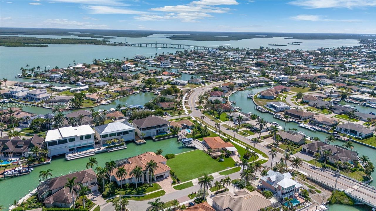 For Sale: $1,800,000 (0.27 acres)