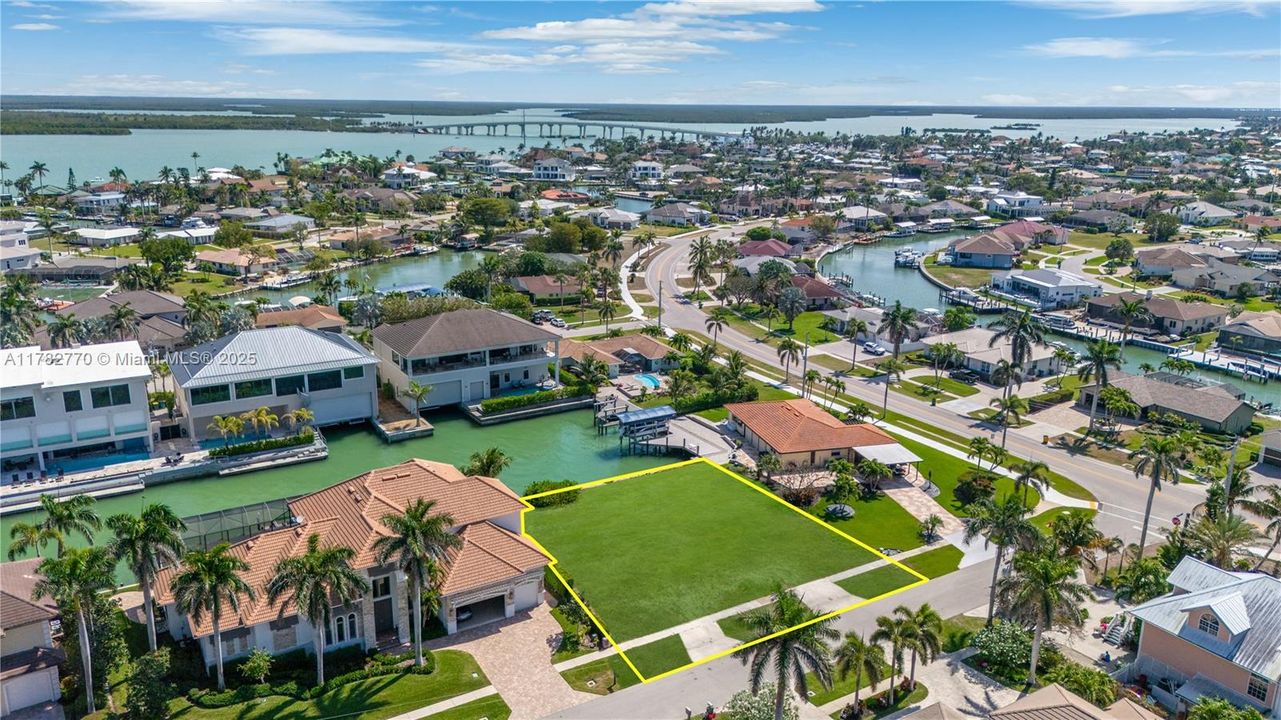 For Sale: $1,800,000 (0.27 acres)