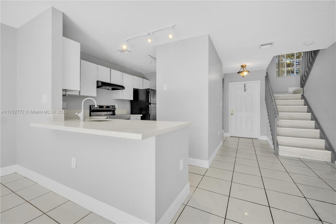 待售: $435,000 (3 贝兹, 2 浴室, 1566 平方英尺)