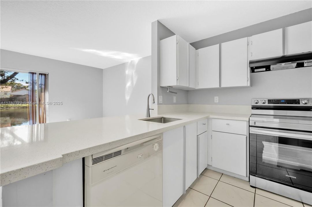 待售: $435,000 (3 贝兹, 2 浴室, 1566 平方英尺)