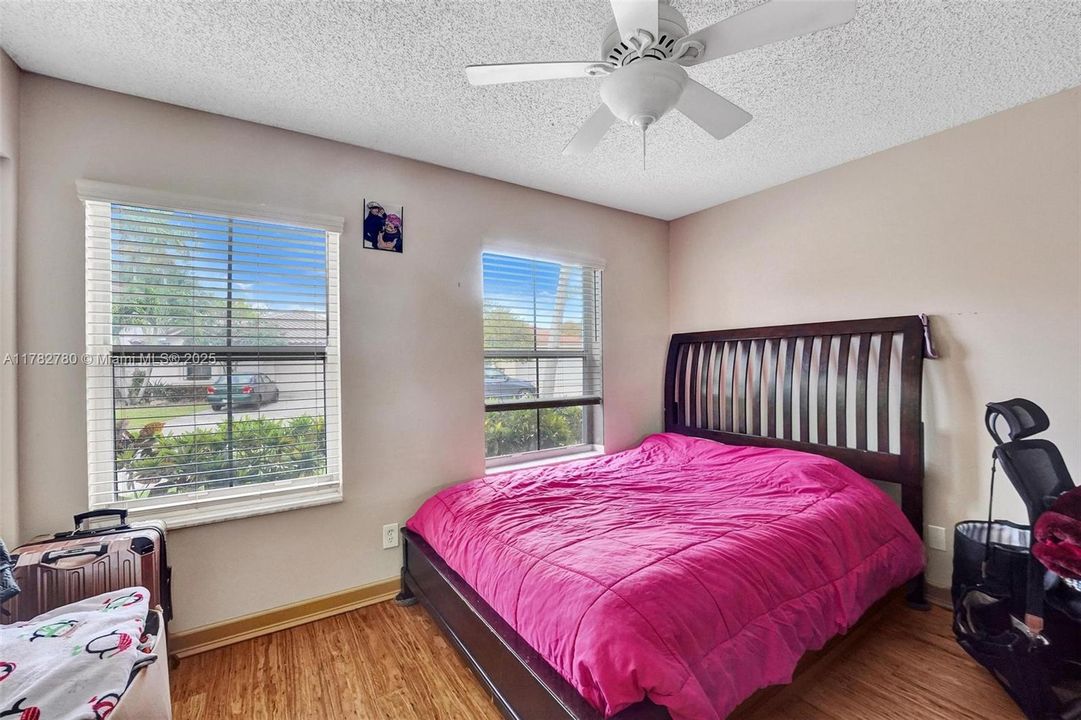 For Sale: $540,000 (3 beds, 2 baths, 1752 Square Feet)