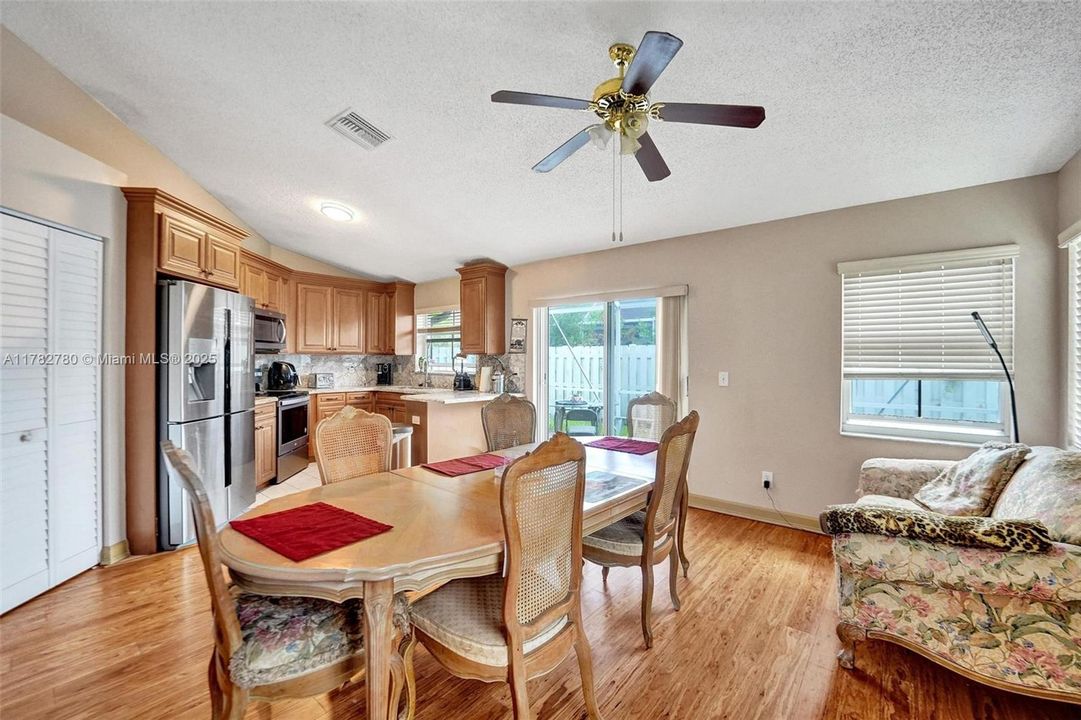 For Sale: $540,000 (3 beds, 2 baths, 1752 Square Feet)