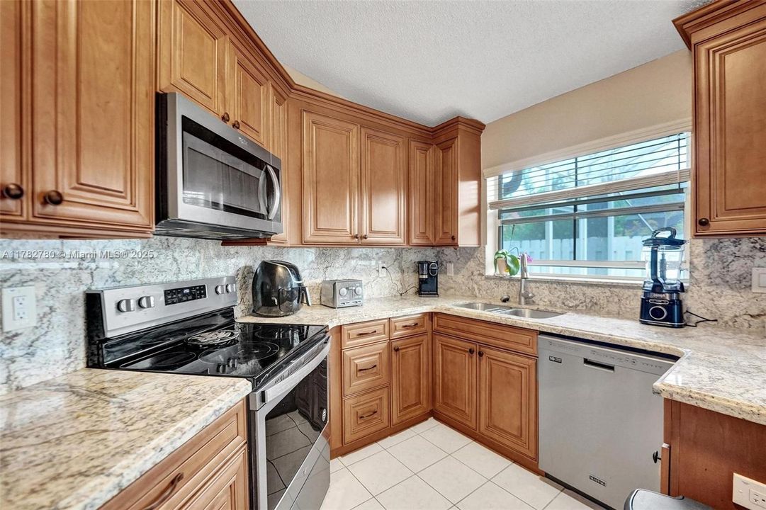 For Sale: $540,000 (3 beds, 2 baths, 1752 Square Feet)