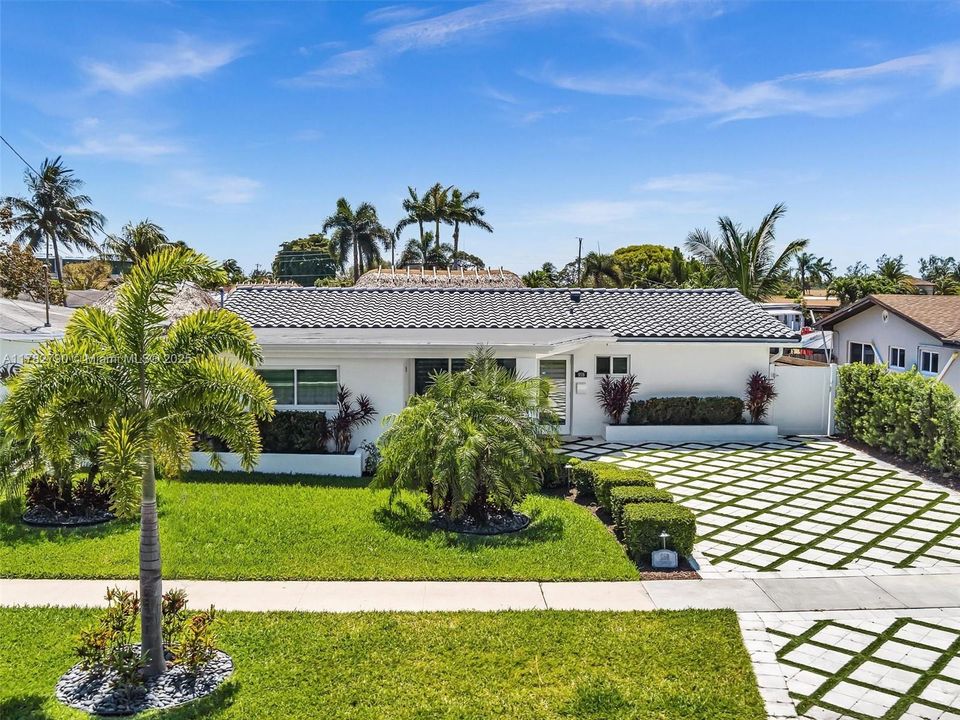 Activo con contrato: $999,999 (2 camas, 3 baños, 1589 Pies cuadrados)