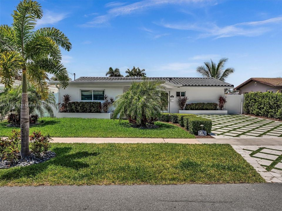 Activo con contrato: $999,999 (2 camas, 3 baños, 1589 Pies cuadrados)