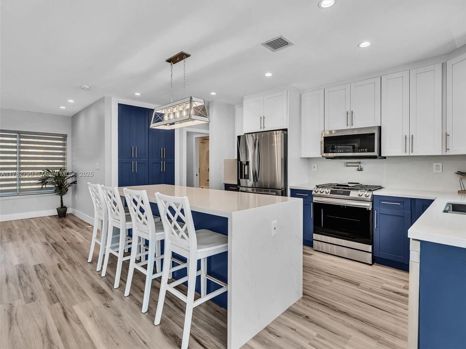 Activo con contrato: $999,999 (2 camas, 3 baños, 1589 Pies cuadrados)