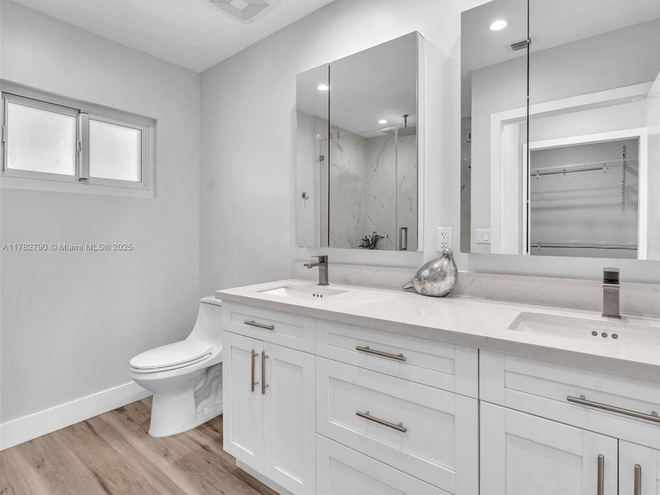 Activo con contrato: $999,999 (2 camas, 3 baños, 1589 Pies cuadrados)