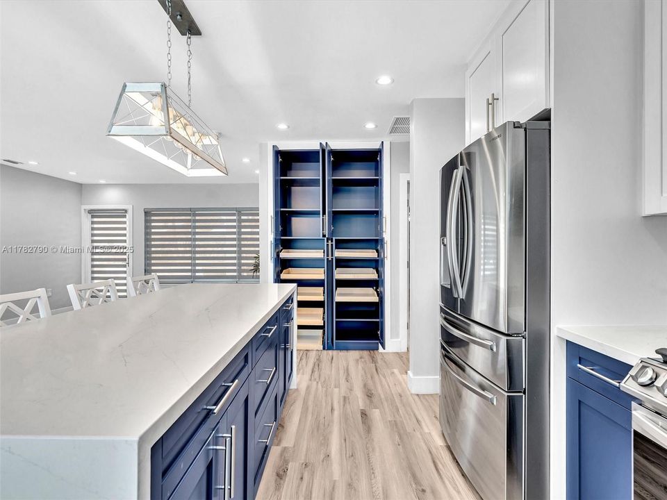 Activo con contrato: $999,999 (2 camas, 3 baños, 1589 Pies cuadrados)