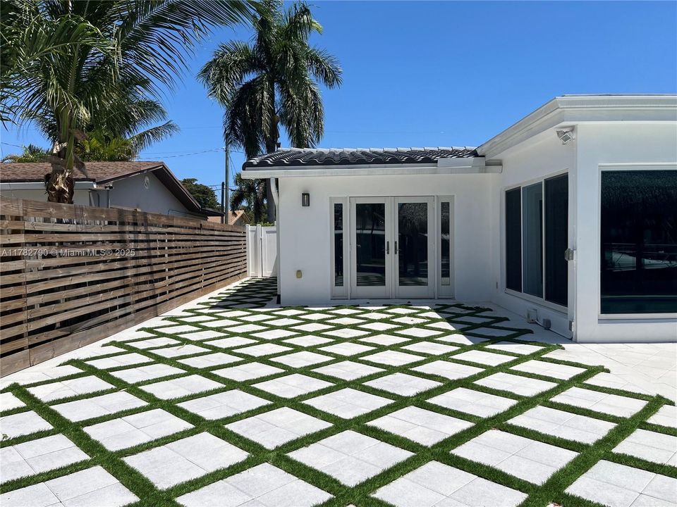 Activo con contrato: $999,999 (2 camas, 3 baños, 1589 Pies cuadrados)