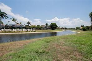 Недавно продано: $840,000 (3 спален, 3 ванн, 1952 Квадратных фут)