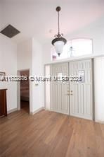 Недавно продано: $840,000 (3 спален, 3 ванн, 1952 Квадратных фут)