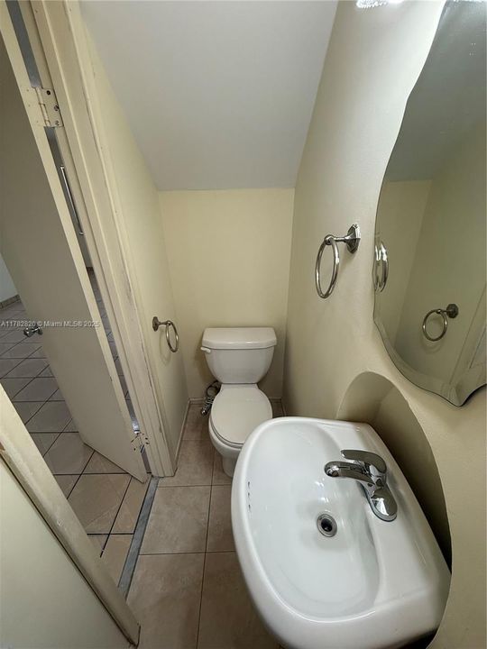 Vendido Recientemente: $289,000 (2 camas, 2 baños, 888 Pies cuadrados)