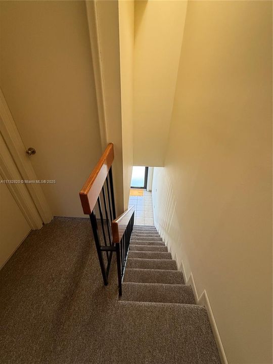 Vendido Recientemente: $289,000 (2 camas, 2 baños, 888 Pies cuadrados)