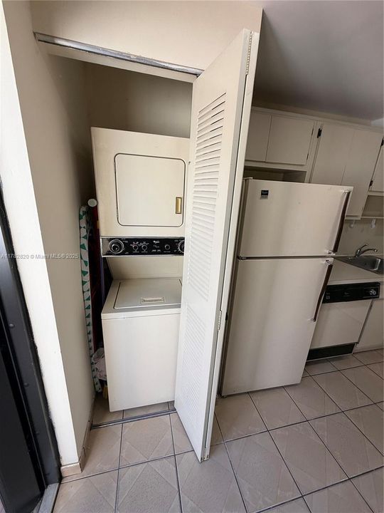 Vendido Recientemente: $289,000 (2 camas, 2 baños, 888 Pies cuadrados)