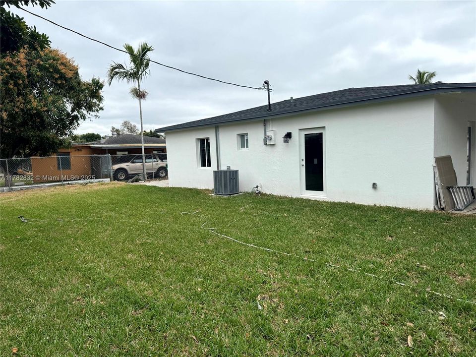 最近售出: $485,000 (3 贝兹, 1 浴室, 1483 平方英尺)