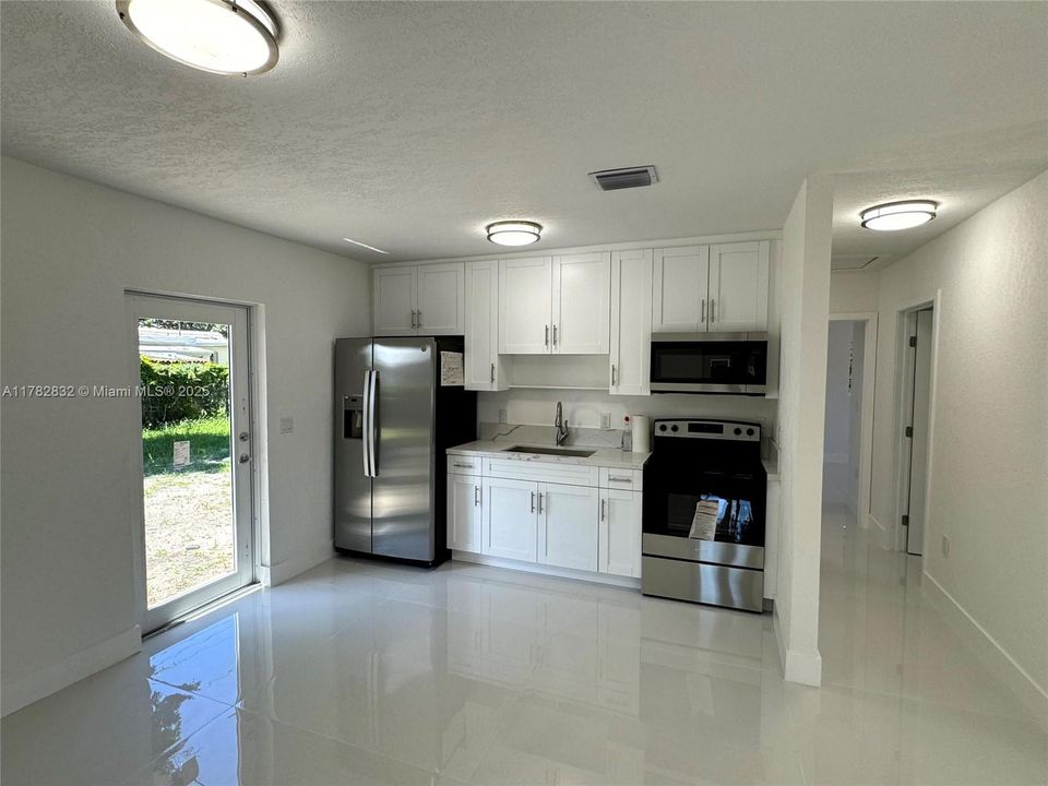 最近售出: $485,000 (3 贝兹, 1 浴室, 1483 平方英尺)