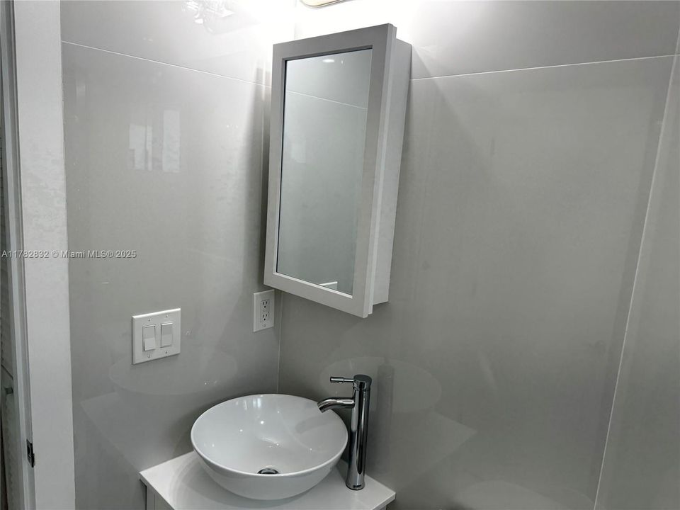 最近售出: $485,000 (3 贝兹, 1 浴室, 1483 平方英尺)