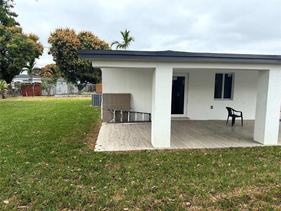 最近售出: $485,000 (3 贝兹, 1 浴室, 1483 平方英尺)