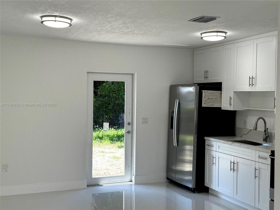 最近售出: $485,000 (3 贝兹, 1 浴室, 1483 平方英尺)