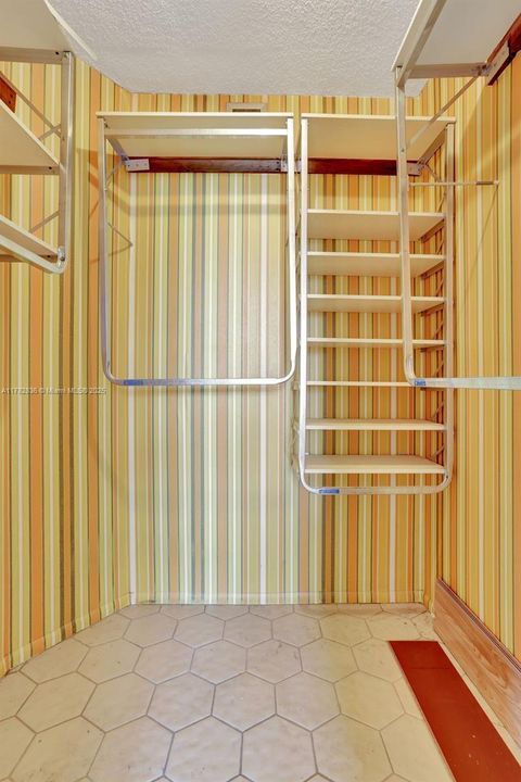 Недавно продано: $60,000 (1 спален, 1 ванн, 705 Квадратных фут)