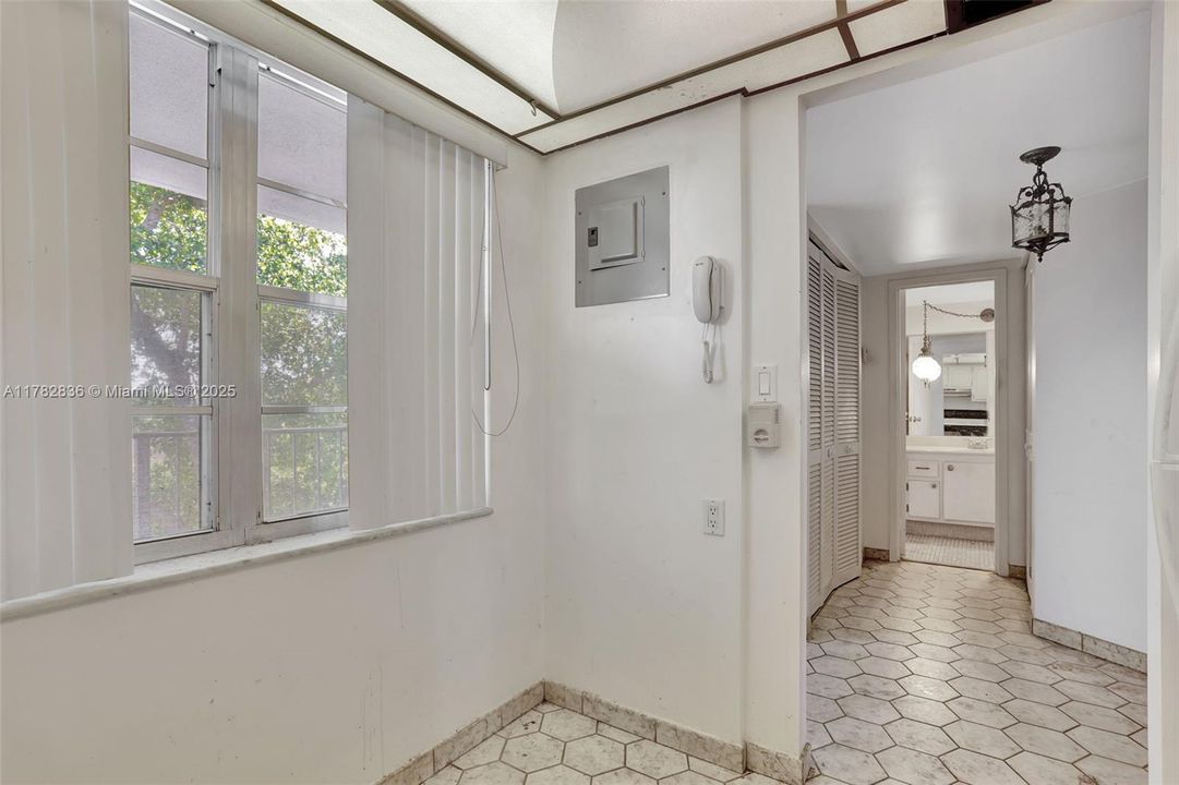 Недавно продано: $60,000 (1 спален, 1 ванн, 705 Квадратных фут)