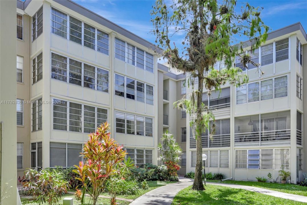 Недавно продано: $60,000 (1 спален, 1 ванн, 705 Квадратных фут)