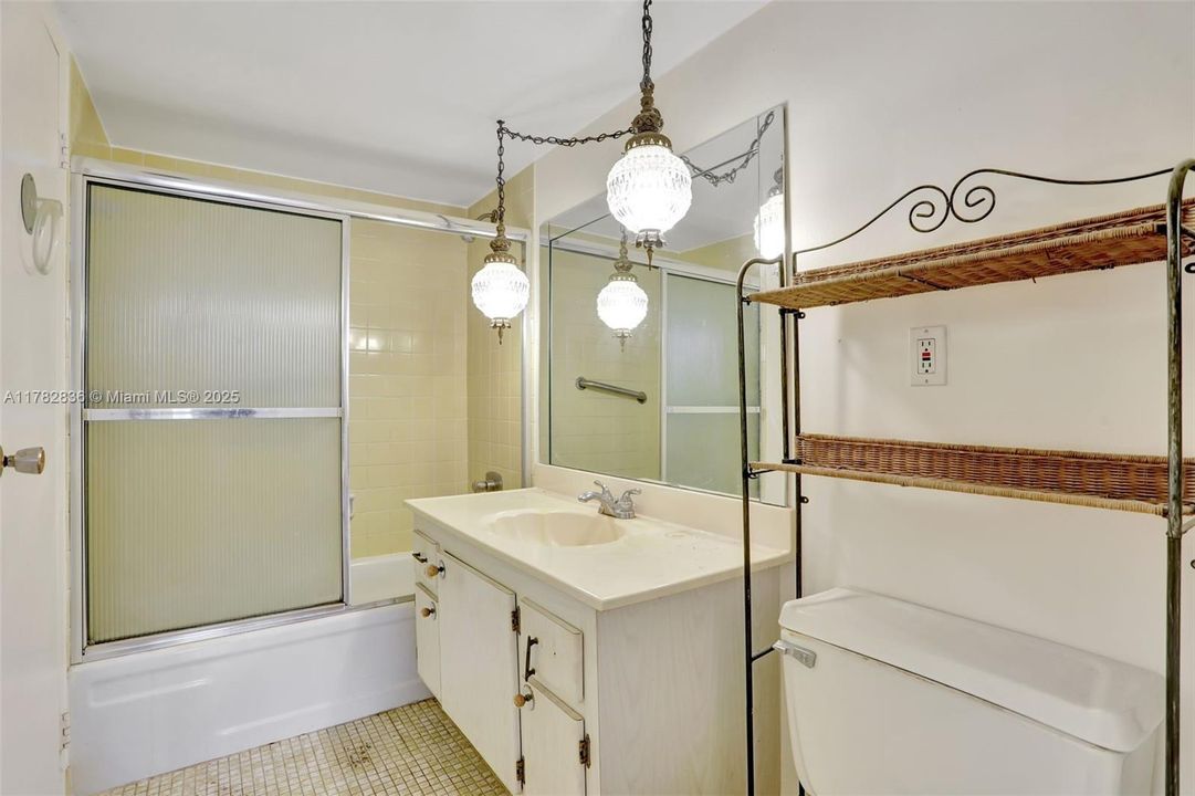 Недавно продано: $60,000 (1 спален, 1 ванн, 705 Квадратных фут)