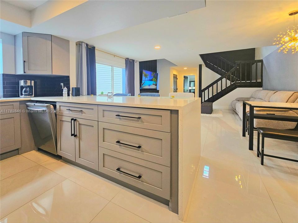 Vendido Recientemente: $299,000 (3 camas, 2 baños, 0 Pies cuadrados)