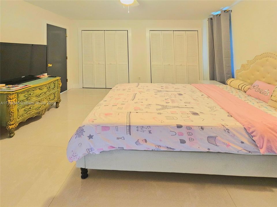 Vendido Recientemente: $299,000 (3 camas, 2 baños, 0 Pies cuadrados)