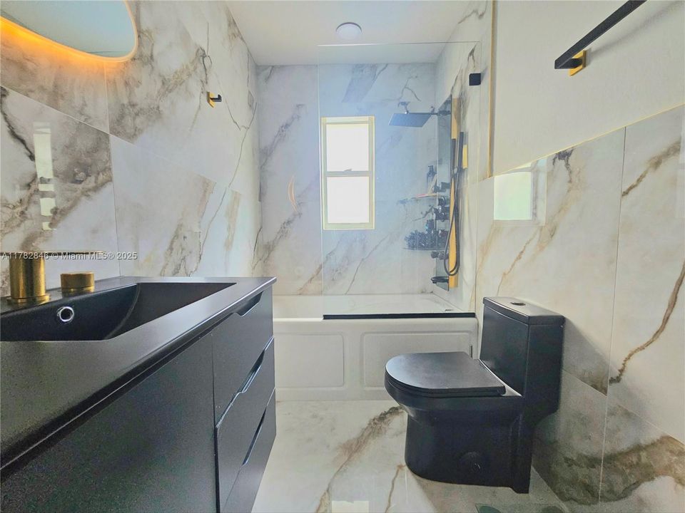 Vendido Recientemente: $299,000 (3 camas, 2 baños, 0 Pies cuadrados)