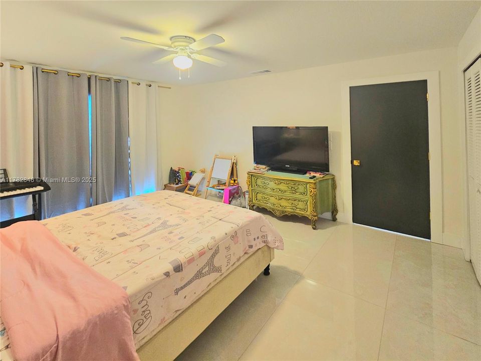 Vendido Recientemente: $299,000 (3 camas, 2 baños, 0 Pies cuadrados)